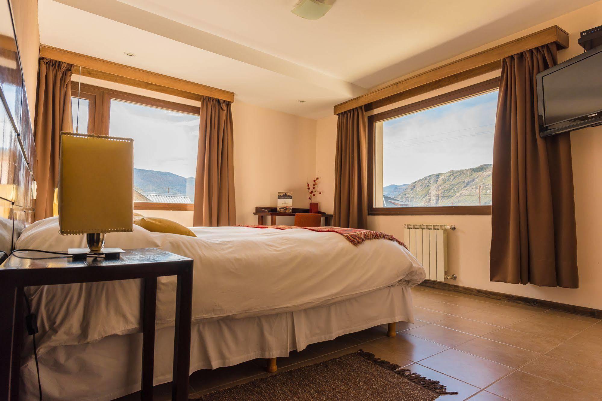 Hotel Poincenot El Chaltén Zewnętrze zdjęcie